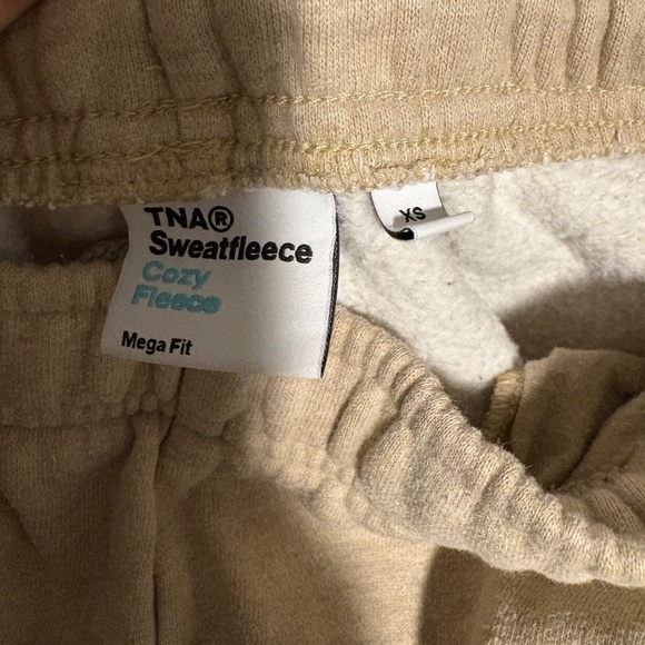 TNA Cozy Fleece Sweatpants — Size XS (Mega Fit) - Picture 3 of 3